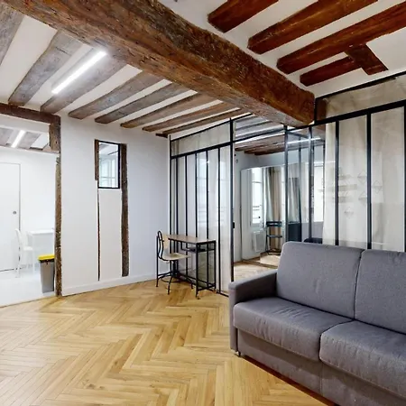 323 Louis - Superbe A Apartman